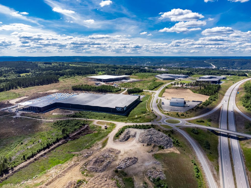 Flygfoto över tomt på Rönnåsens industriområde